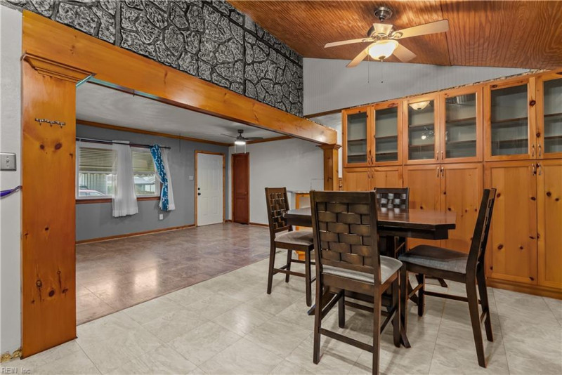 Photo 12 of 32 residential for sale in Chesapeake virginia