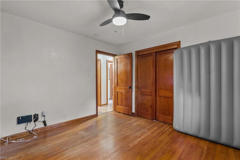 Photo 18 of 32 residential for sale in Chesapeake virginia