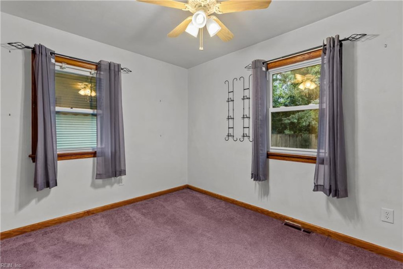 Photo 20 of 32 residential for sale in Chesapeake virginia