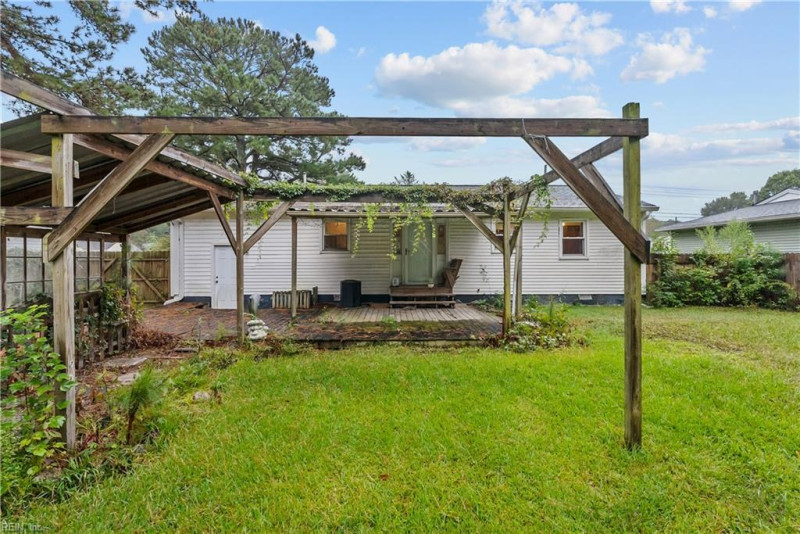 Photo 26 of 32 residential for sale in Chesapeake virginia