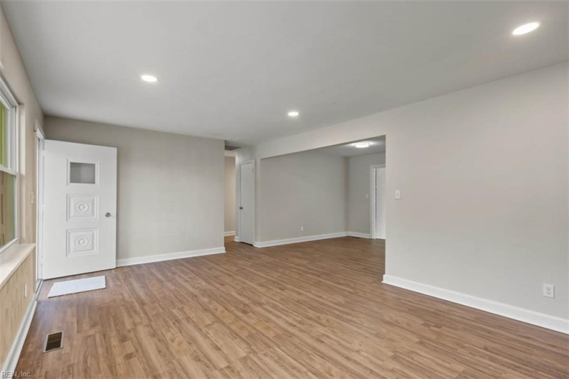 Photo 9 of 35 residential for sale in Norfolk virginia