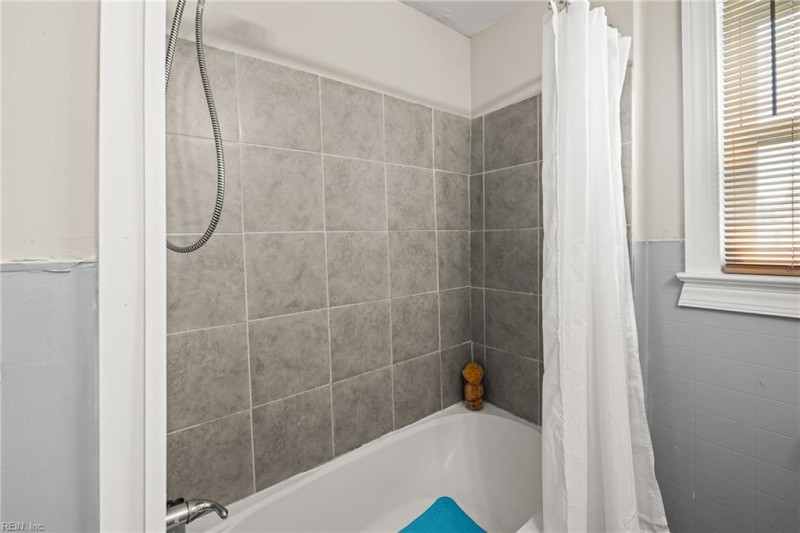 Photo 13 of 48 residential for sale in Norfolk virginia