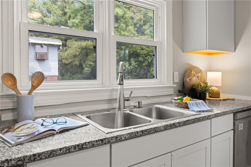 Photo 5 of 48 residential for sale in Norfolk virginia