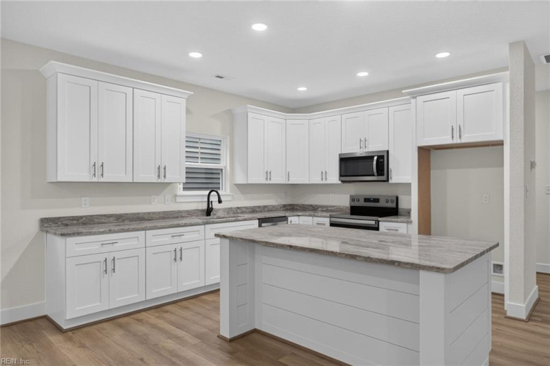 Photo 5 of 32 residential for sale in Virginia Beach virginia