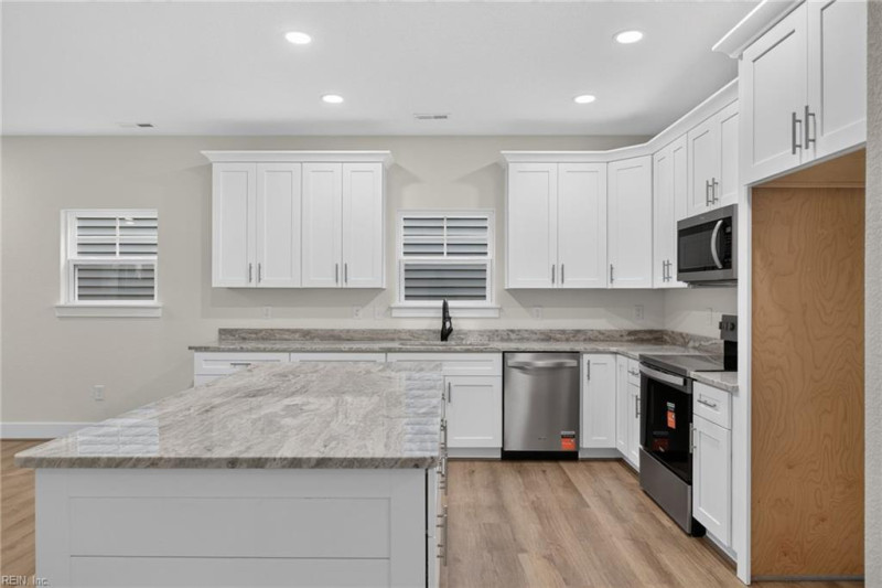 Photo 6 of 32 residential for sale in Virginia Beach virginia