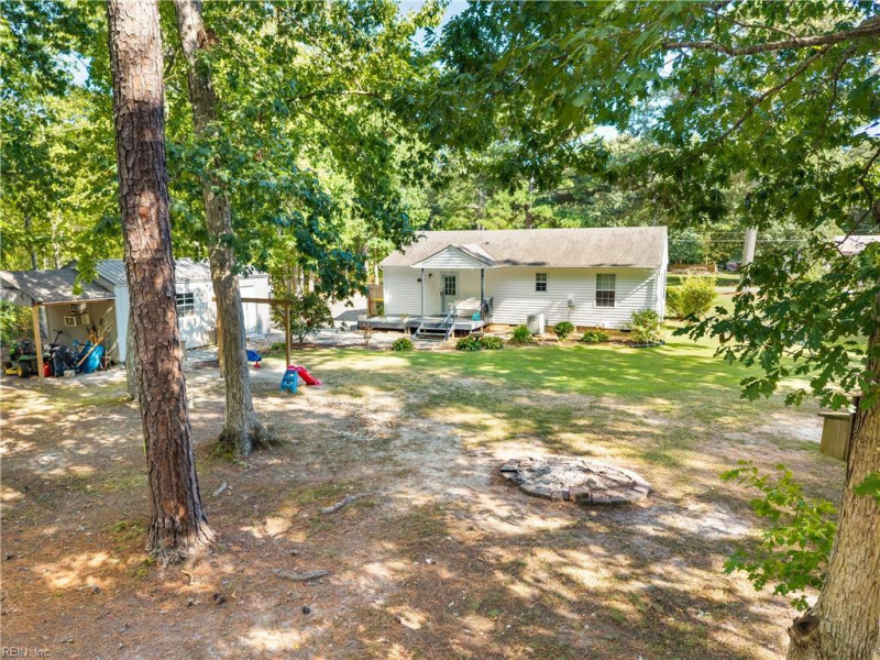 Photo 23 of 39 residential for sale in Gloucester County virginia