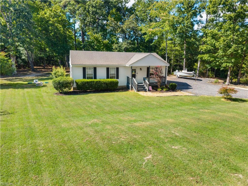 Photo 27 of 39 residential for sale in Gloucester County virginia