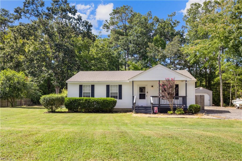 Photo 3 of 39 residential for sale in Gloucester County virginia