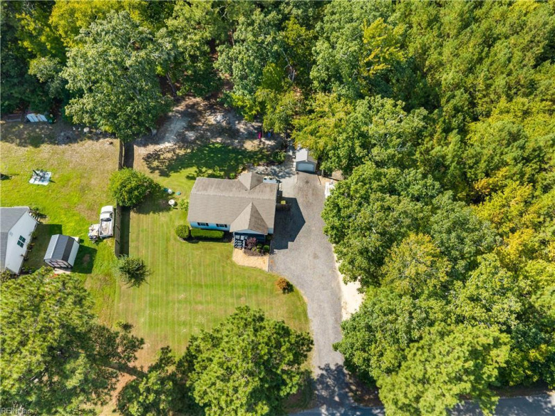 Photo 30 of 39 residential for sale in Gloucester County virginia