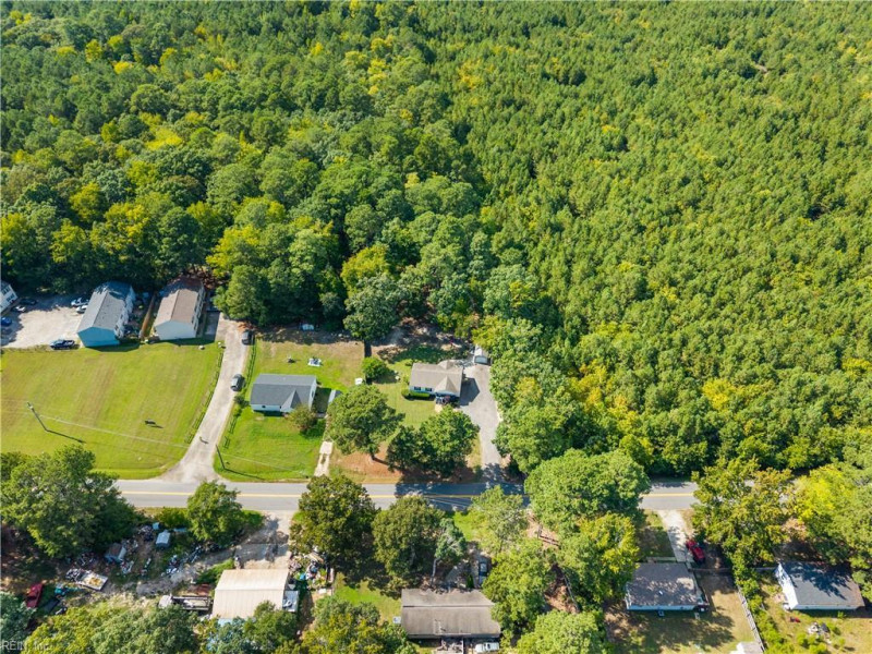 Photo 32 of 39 residential for sale in Gloucester County virginia