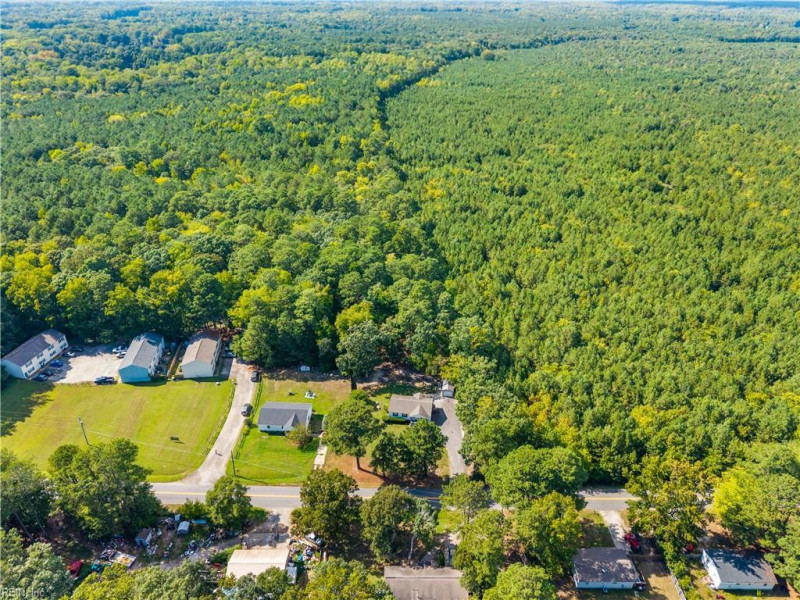 Photo 33 of 39 residential for sale in Gloucester County virginia