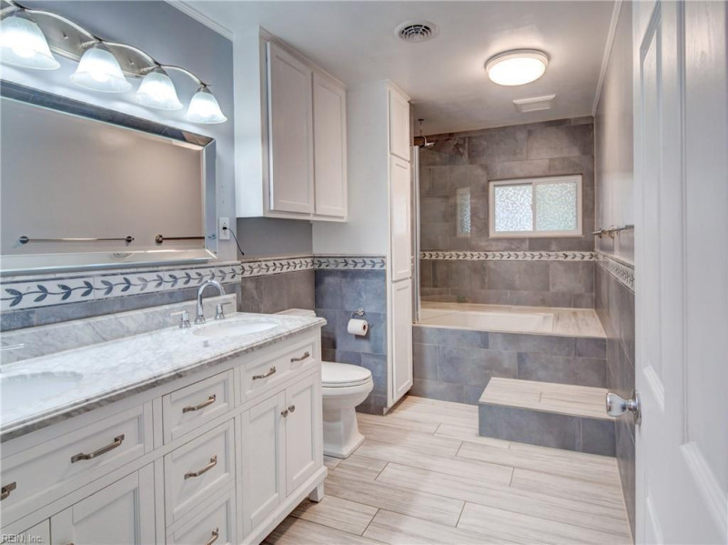 Photo 17 of 50 residential for sale in Chesapeake virginia