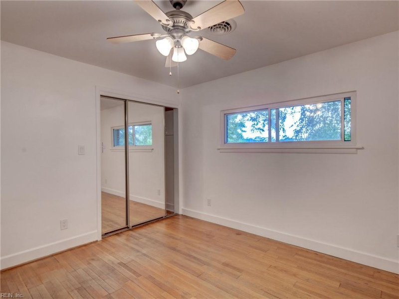 Photo 20 of 50 residential for sale in Chesapeake virginia