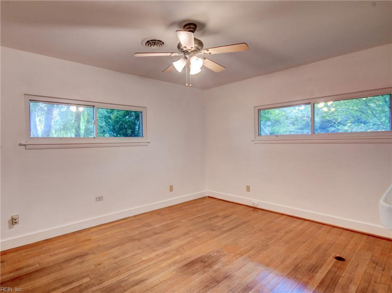Photo 21 of 50 residential for sale in Chesapeake virginia