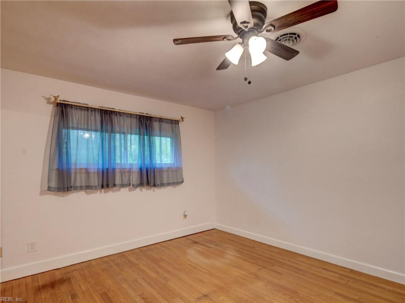 Photo 24 of 50 residential for sale in Chesapeake virginia