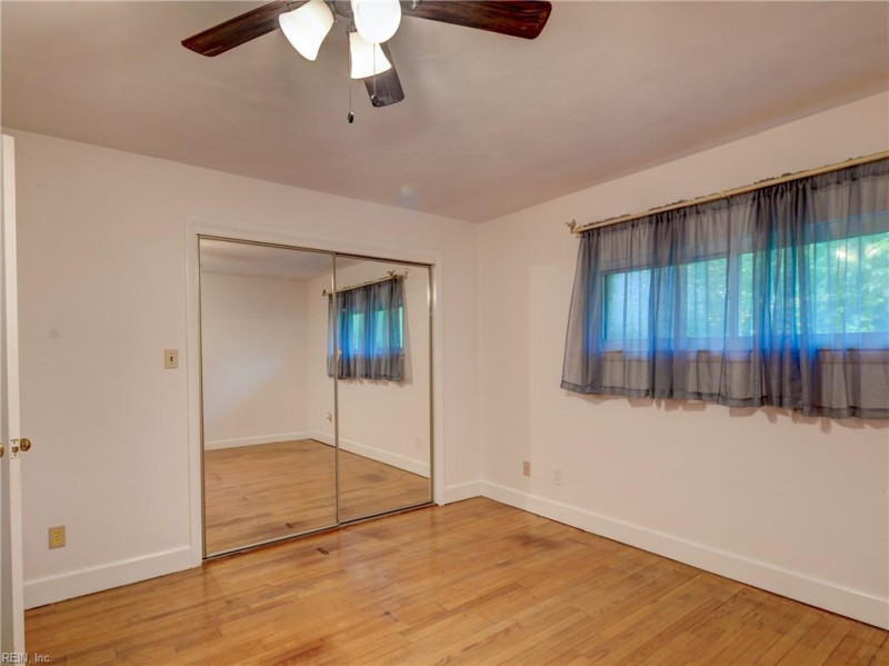 Photo 25 of 50 residential for sale in Chesapeake virginia