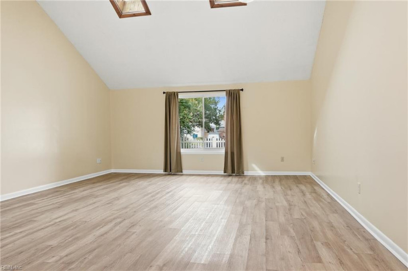 Photo 4 of 30 residential for sale in Virginia Beach virginia