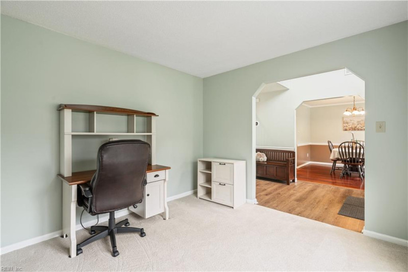Photo 12 of 46 residential for sale in Chesapeake virginia
