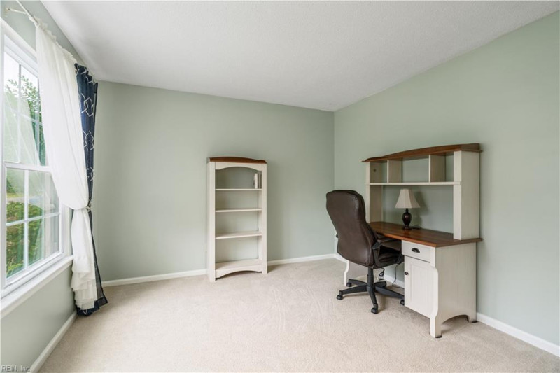 Photo 13 of 46 residential for sale in Chesapeake virginia