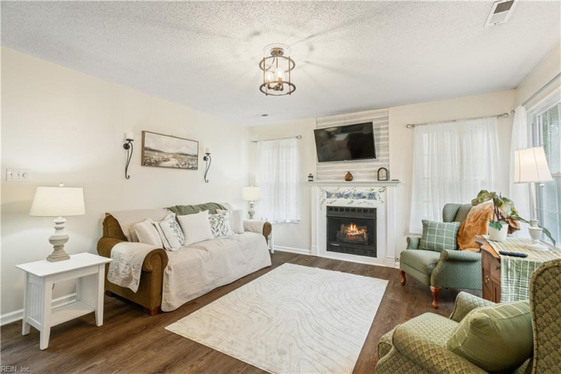 Photo 27 of 46 residential for sale in Chesapeake virginia