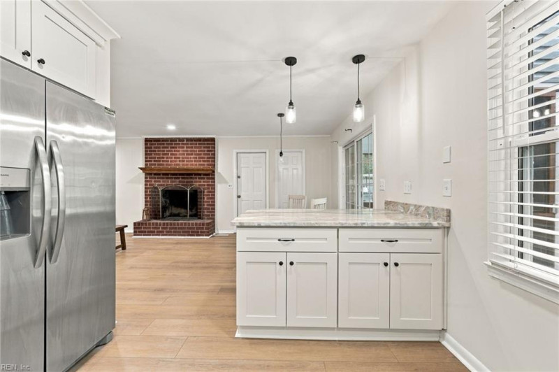 Photo 11 of 38 residential for sale in Virginia Beach virginia