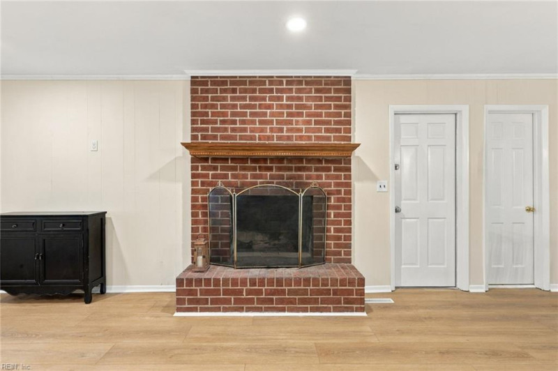 Photo 13 of 38 residential for sale in Virginia Beach virginia