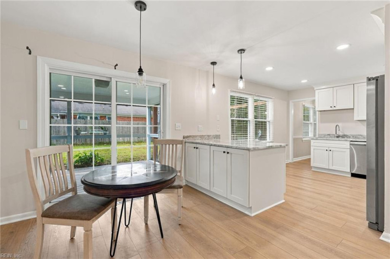 Photo 15 of 38 residential for sale in Virginia Beach virginia