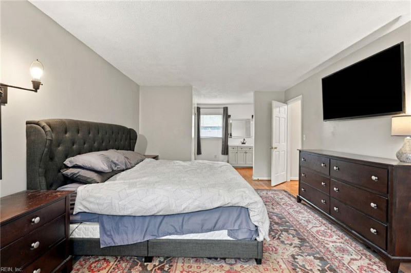 Photo 18 of 38 residential for sale in Virginia Beach virginia
