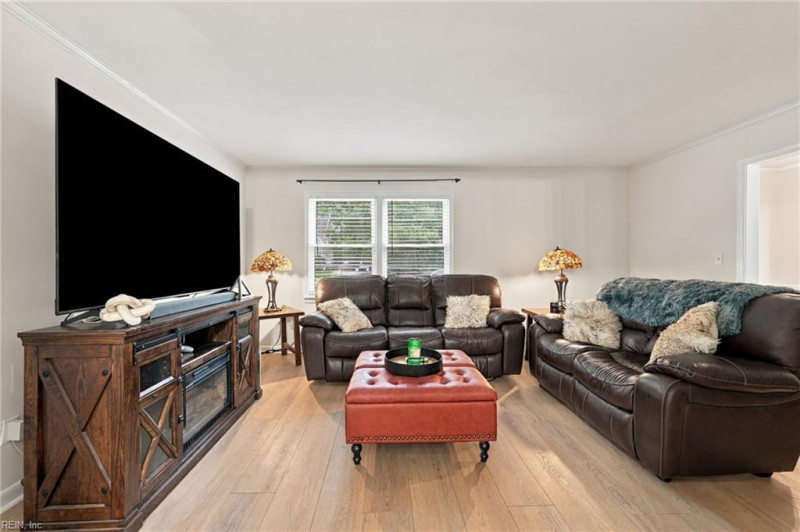 Photo 7 of 38 residential for sale in Virginia Beach virginia