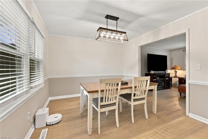 Photo 8 of 38 residential for sale in Virginia Beach virginia