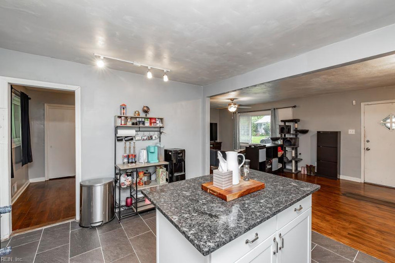 Photo 17 of 47 residential for sale in Portsmouth virginia