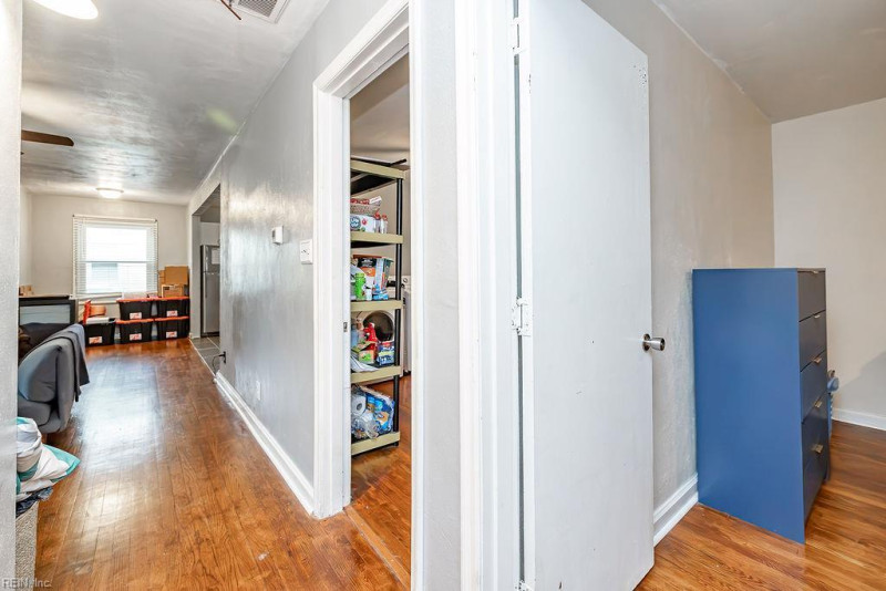 Photo 19 of 47 residential for sale in Portsmouth virginia