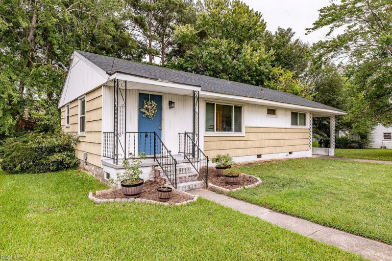 Photo 2 of 47 residential for sale in Portsmouth virginia