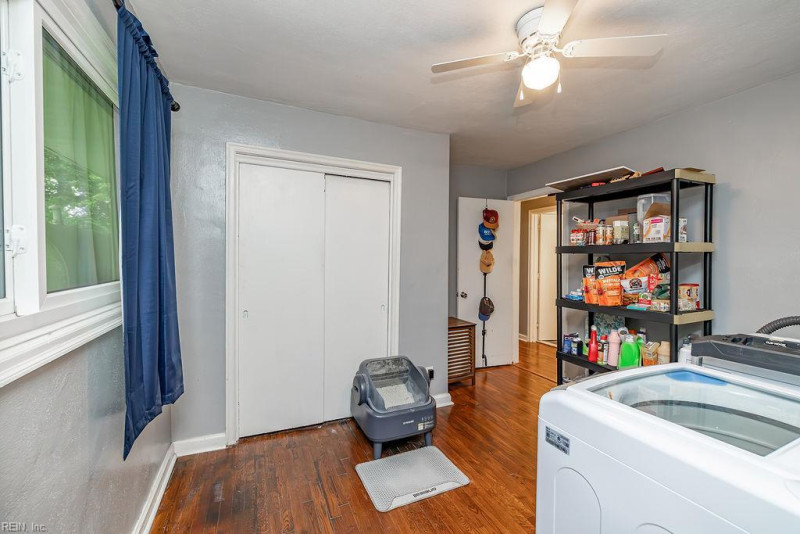 Photo 21 of 47 residential for sale in Portsmouth virginia