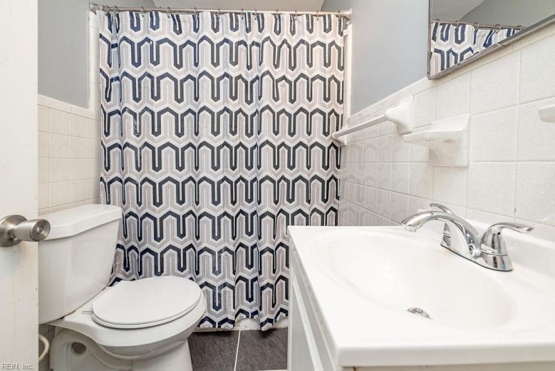 Photo 26 of 47 residential for sale in Portsmouth virginia