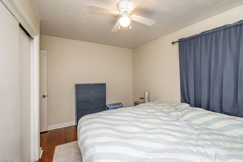 Photo 31 of 47 residential for sale in Portsmouth virginia