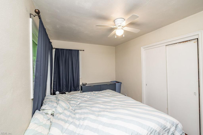 Photo 32 of 47 residential for sale in Portsmouth virginia