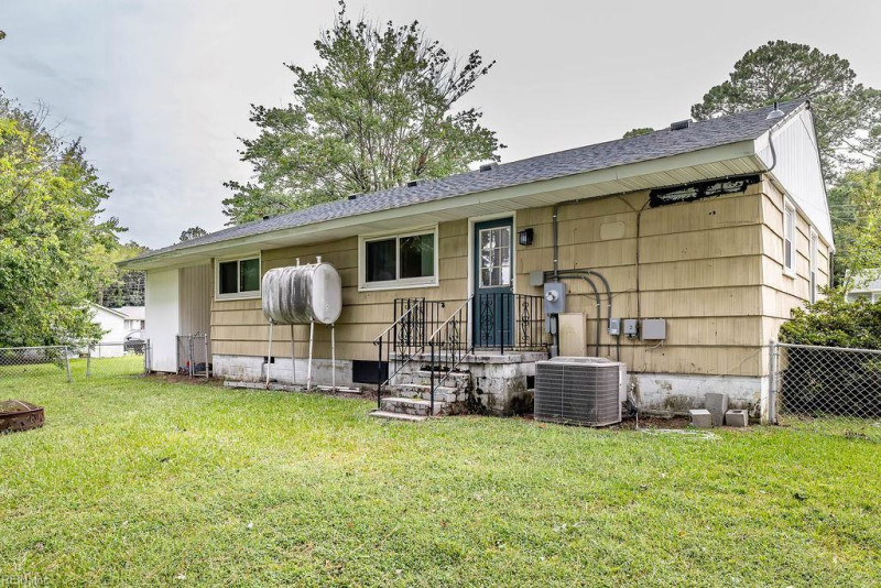Photo 35 of 47 residential for sale in Portsmouth virginia