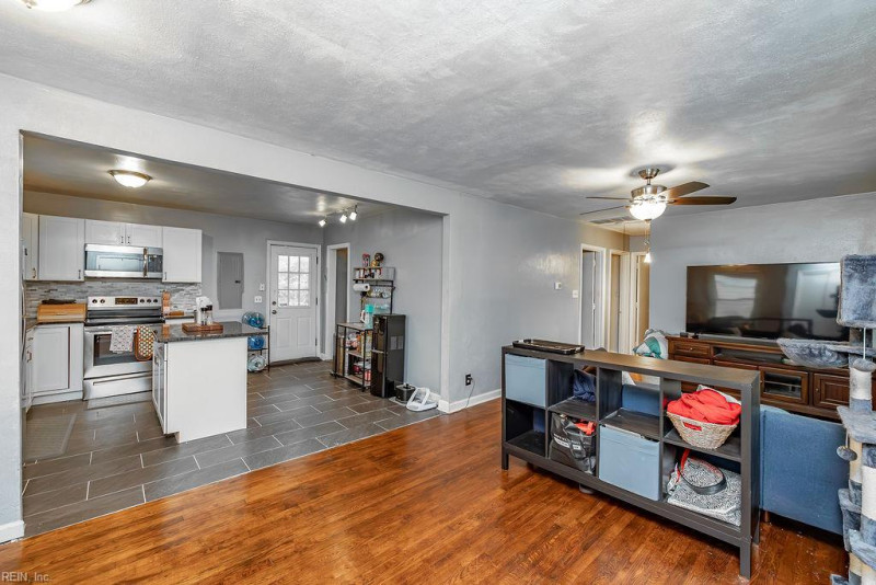 Photo 5 of 47 residential for sale in Portsmouth virginia