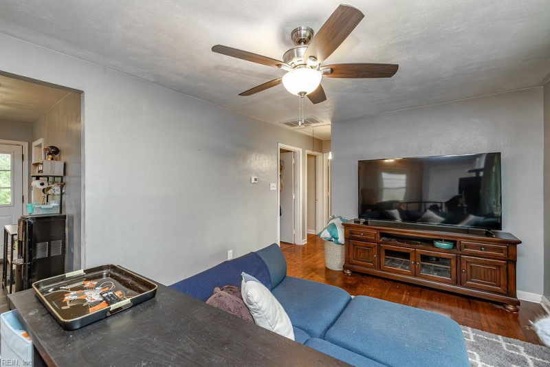 Photo 6 of 47 residential for sale in Portsmouth virginia