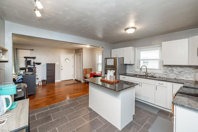 Photo 9 of 47 residential for sale in Portsmouth virginia