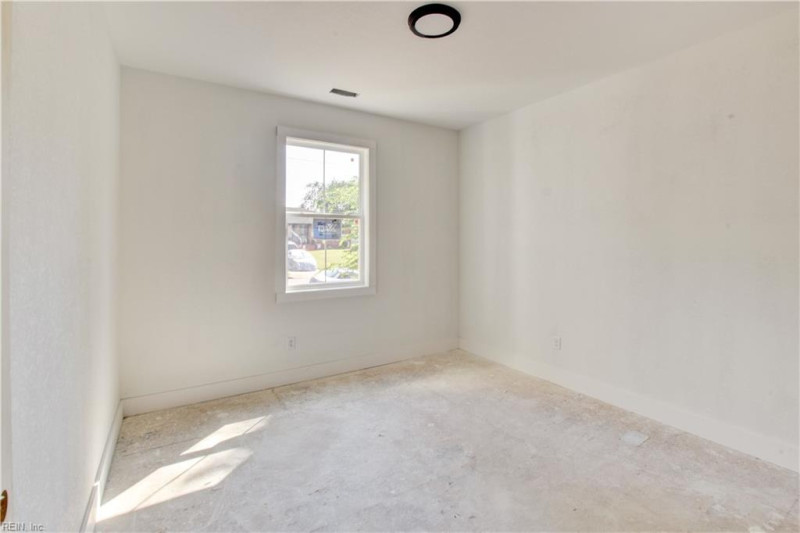Photo 11 of 39 residential for sale in Norfolk virginia