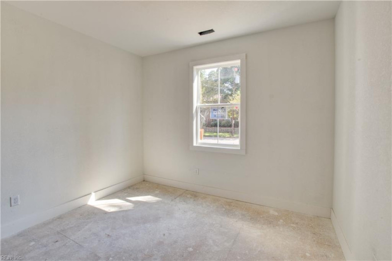 Photo 12 of 39 residential for sale in Norfolk virginia