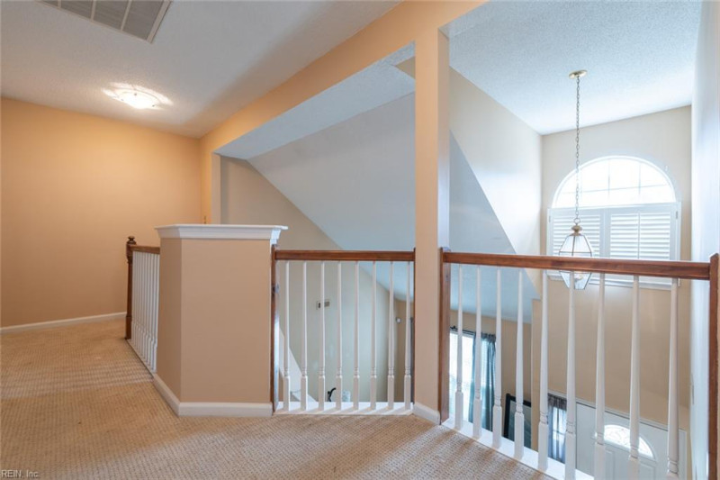 Photo 16 of 25 residential for sale in Chesapeake virginia