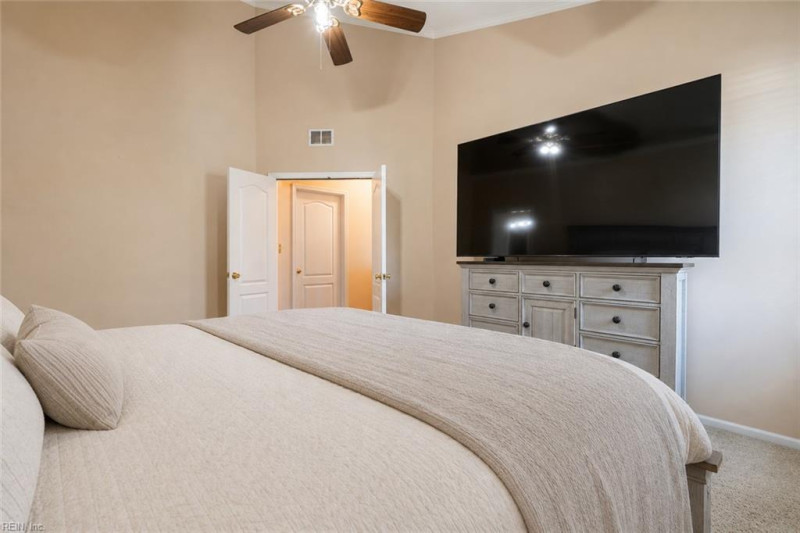 Photo 18 of 25 residential for sale in Chesapeake virginia