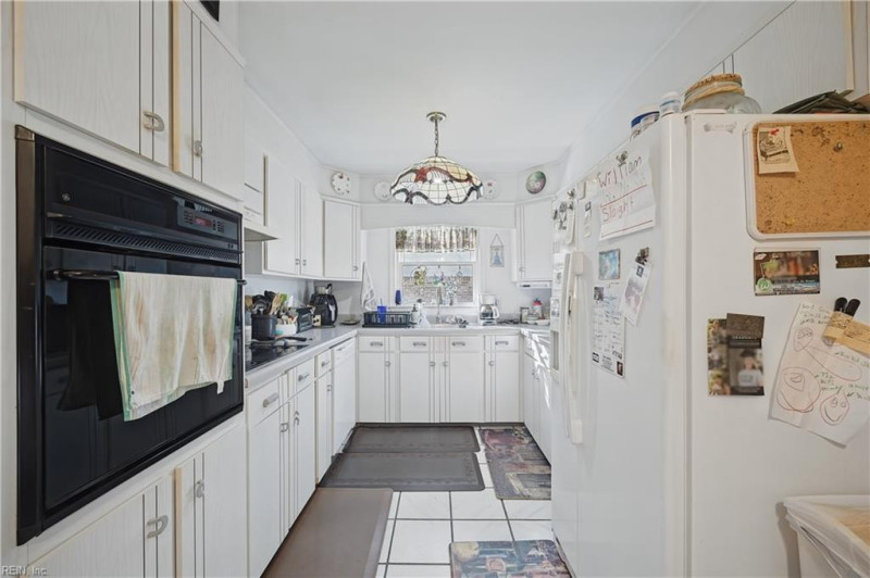 Photo 18 of 43 residential for sale in Virginia Beach virginia