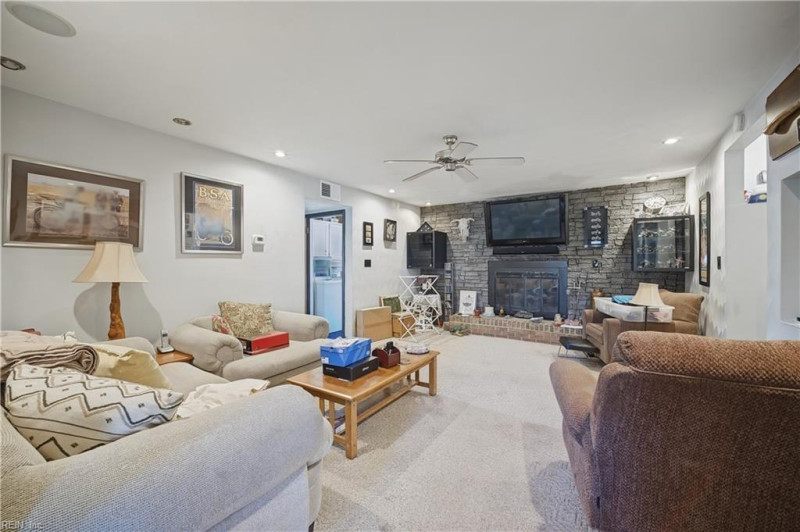 Photo 9 of 43 residential for sale in Virginia Beach virginia