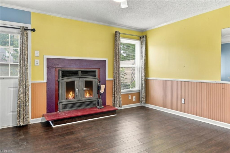 Photo 11 of 42 residential for sale in Virginia Beach virginia