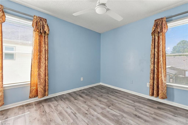 Photo 13 of 42 residential for sale in Virginia Beach virginia