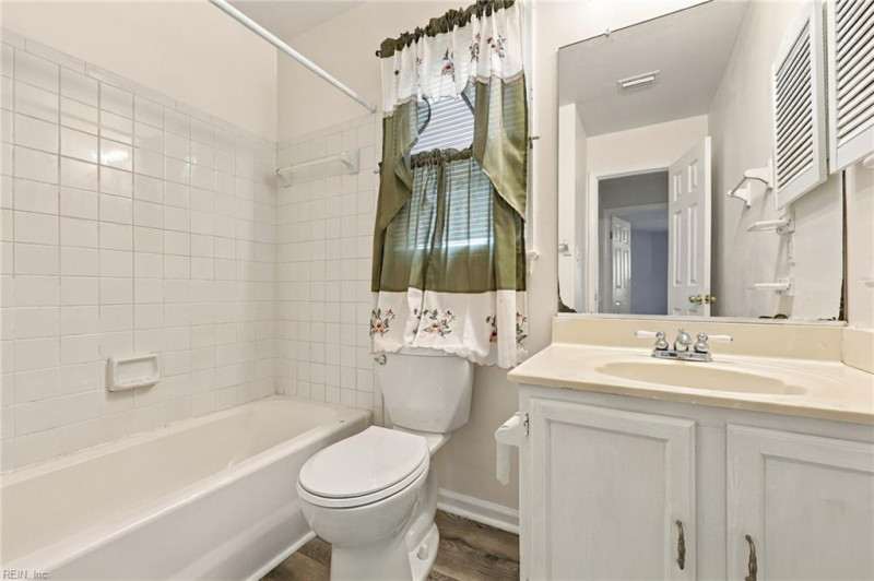 Photo 18 of 42 residential for sale in Virginia Beach virginia